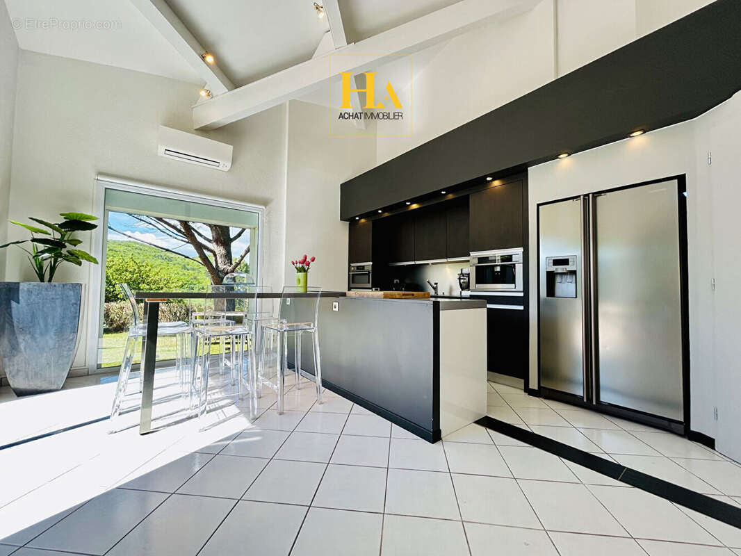 Maison à MONTELIMAR