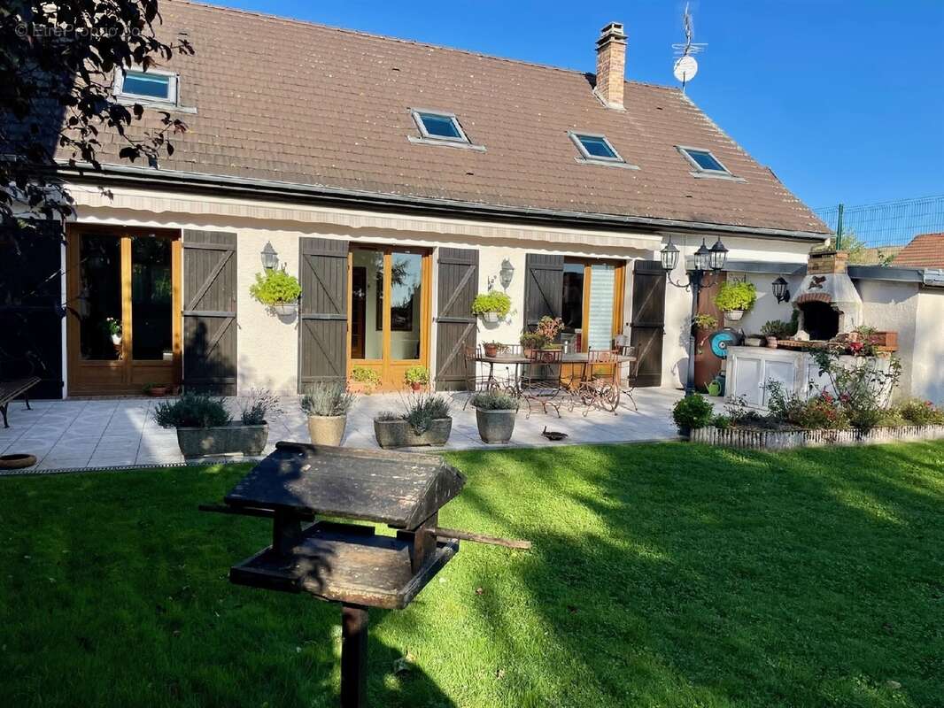 Maison à CHAMPCUEIL