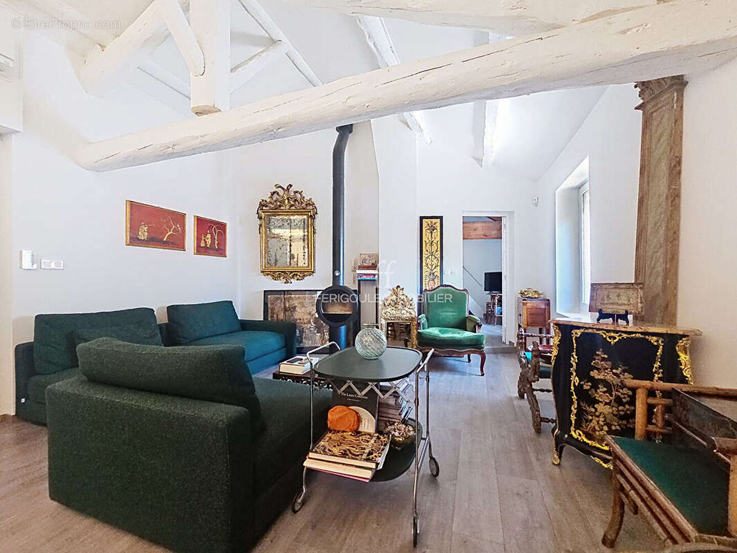 Appartement à VILLENEUVE-LES-AVIGNON