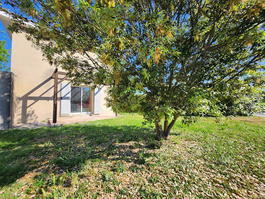 Appartement à SAINT-SATURNIN-LES-AVIGNON