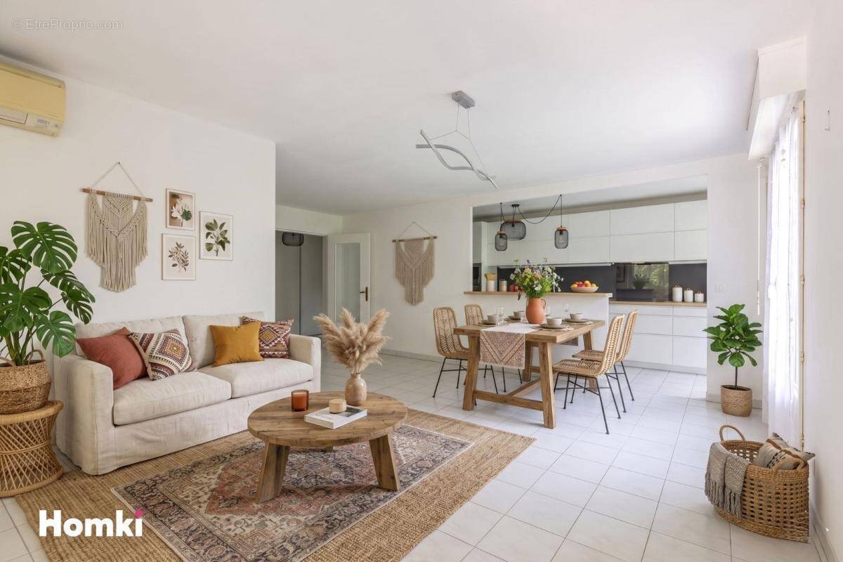 Appartement à VILLENEUVE-LOUBET