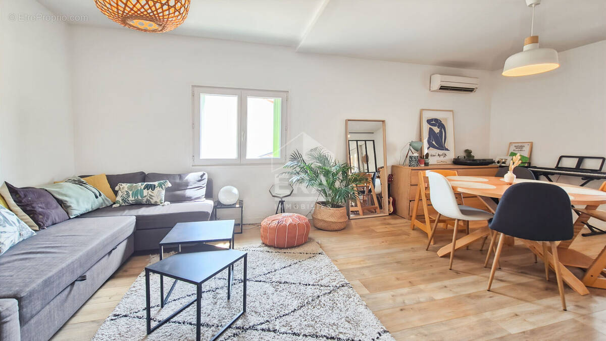 Appartement à MAILLANE
