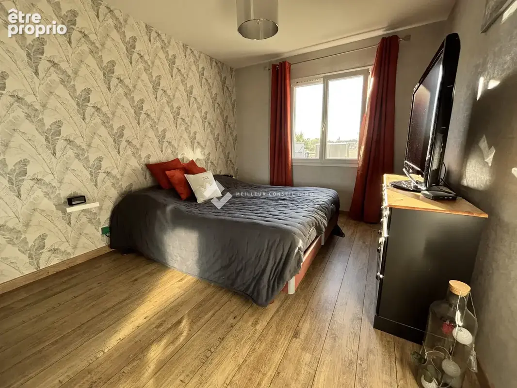 Maison 9 pièces 159 m² à vendre à Neuville-De-Poitou (86170) - photo 5