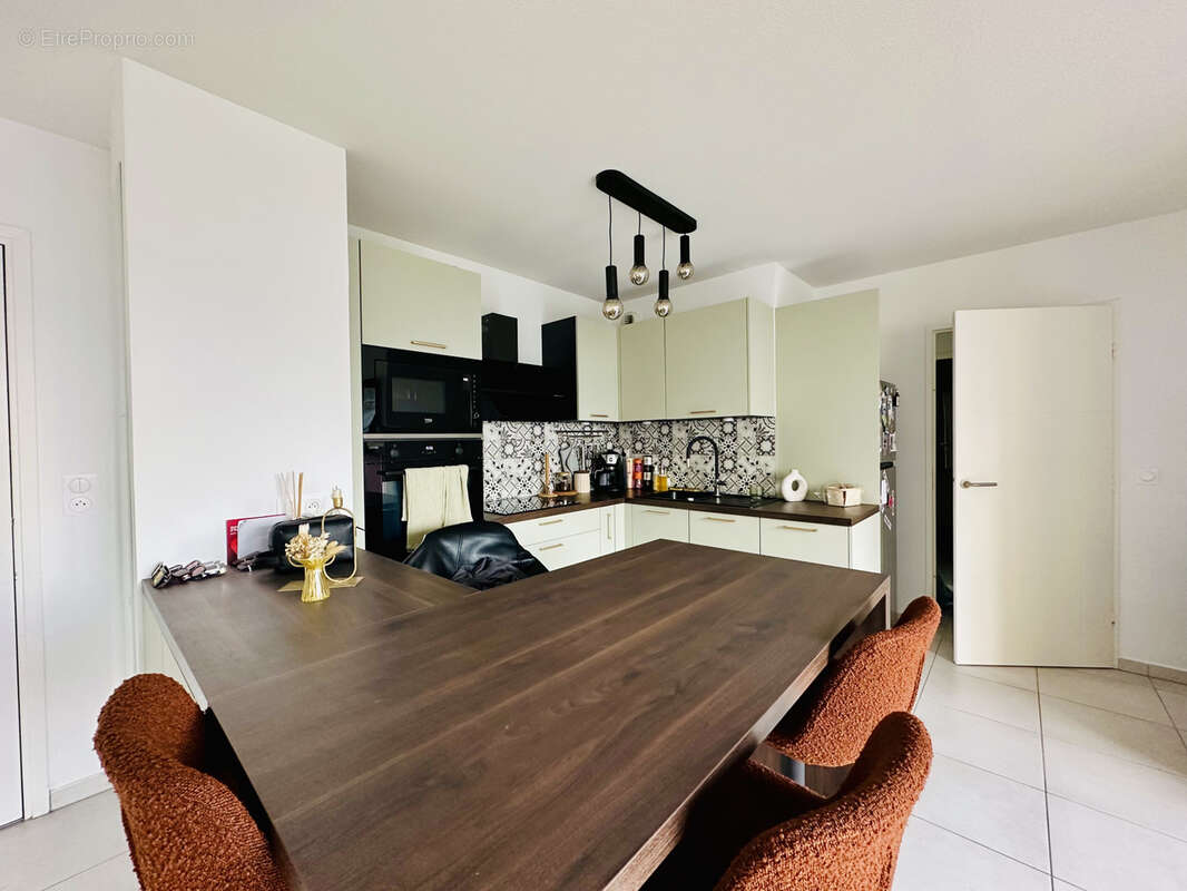 Appartement à LATTES
