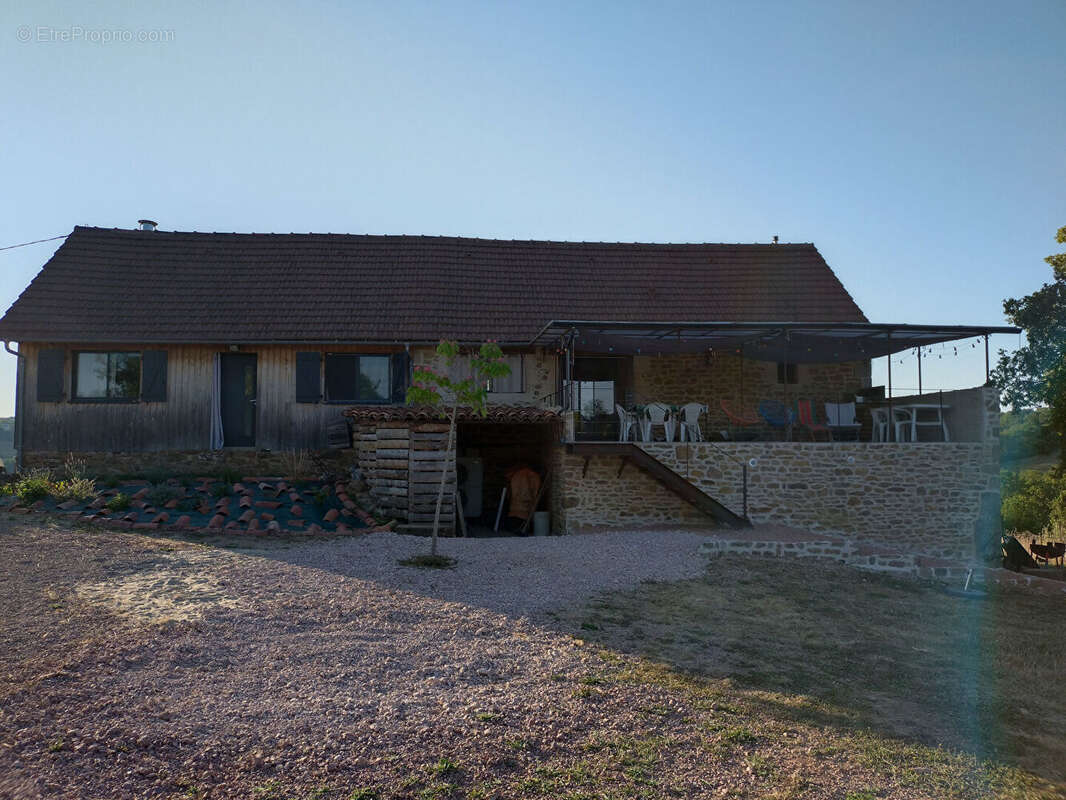 Ancienne grange rénovée avec vue panoramique et terrain - photo 12