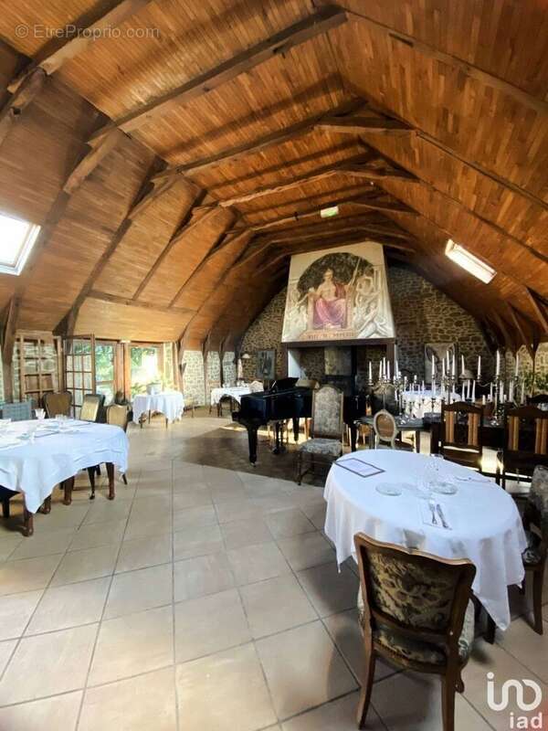 Photo 6 - Commerce à USSEL