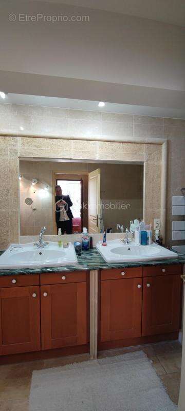 Villa traditionnelle 250 m² T2 terrain 7300 m² Piscine - photo 14
