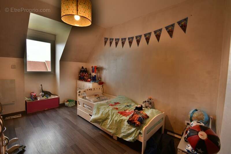 Maison à FONTAINE-LA-GUYON