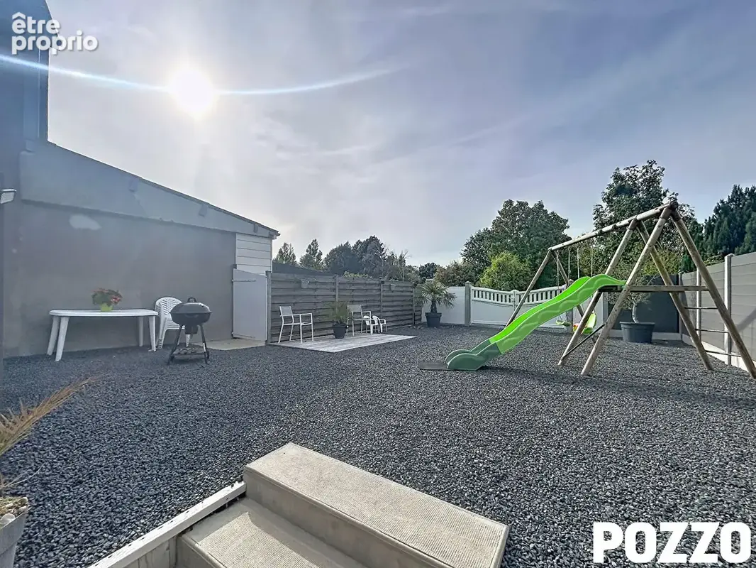 LESSAY - maison de ville avec patio, terrasse et jardin en vente chez POZZO IMMOBILIER. - photo 12