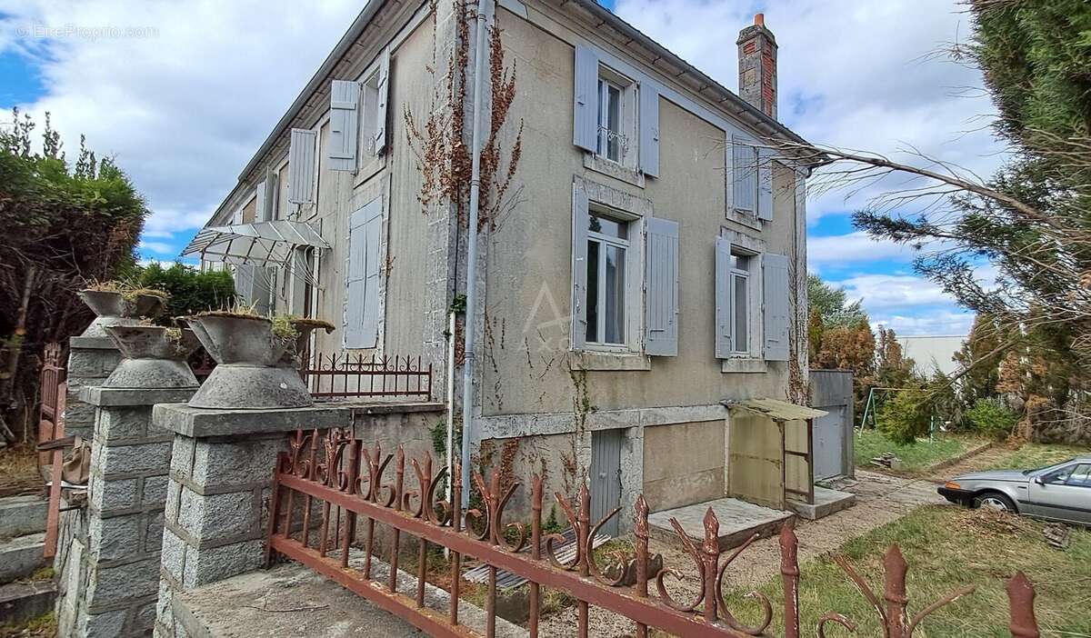 Maison à ROUMAZIERES-LOUBERT