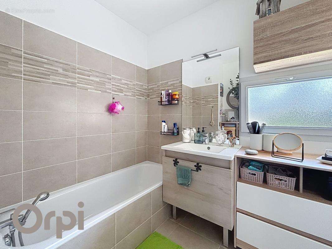 Appartement à LE MUY
