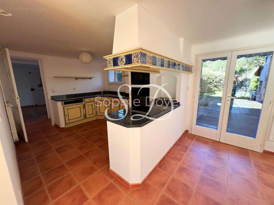 Maison à LAROQUE-DES-ALBERES