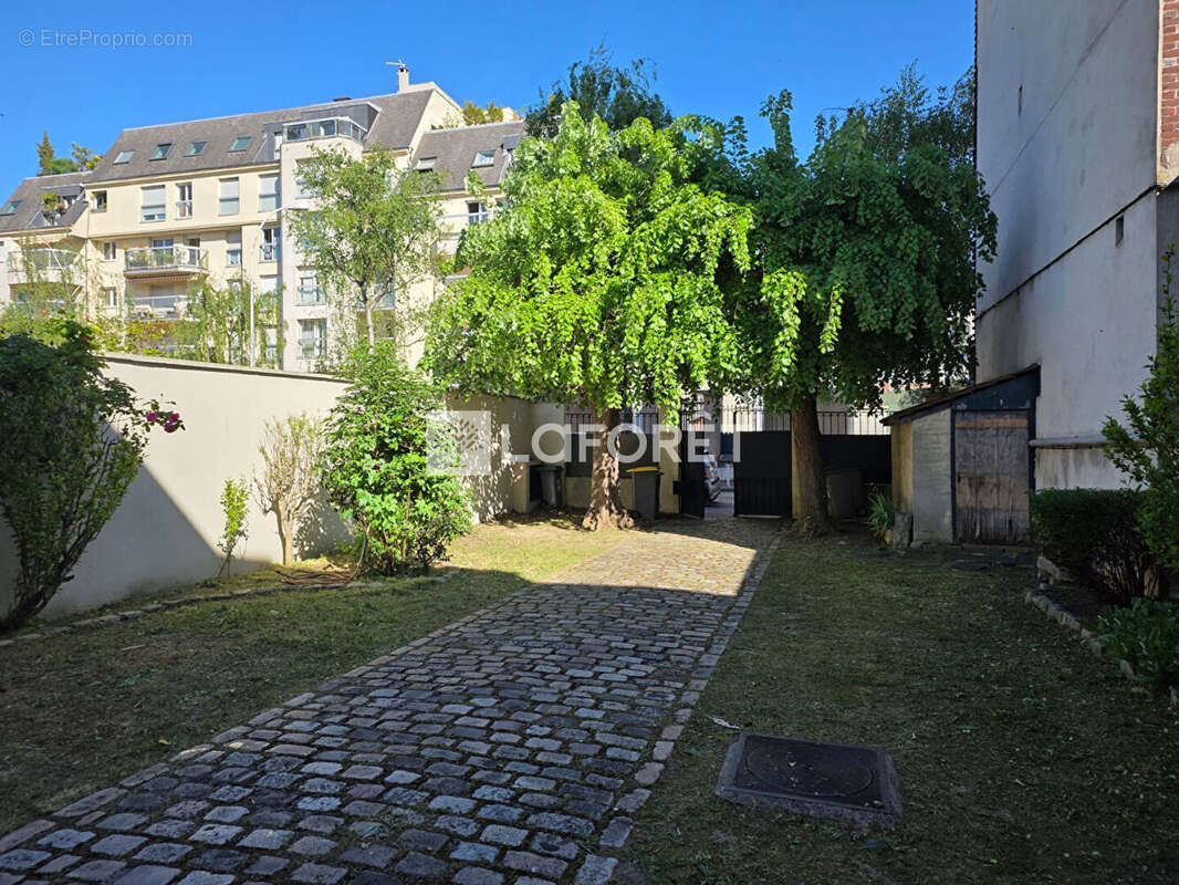 Appartement à MONTROUGE