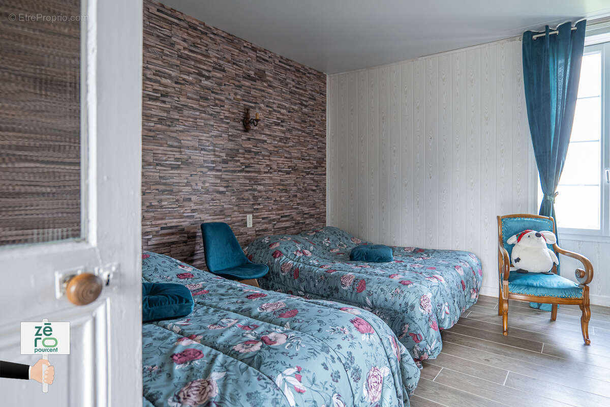 Maison à LES MAGNILS-REIGNIERS