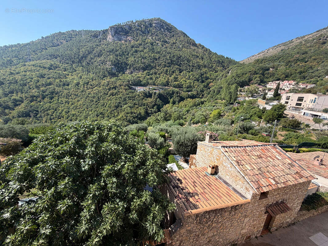 Le Broc : Maison de village 5 Pièces avec dépendance et jardin - photo 11