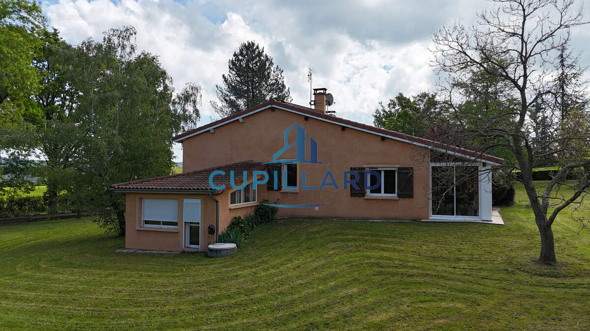 Maison à LE COTEAU