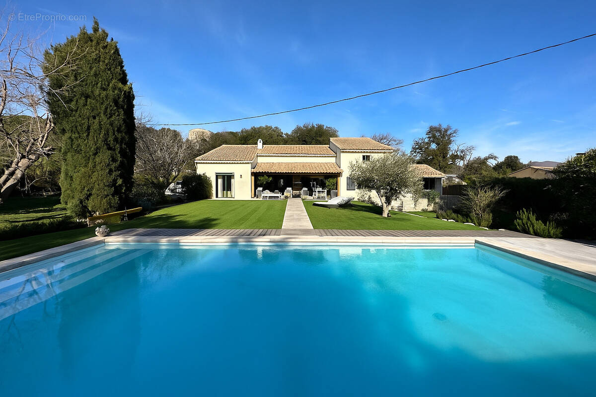 Maison à PLAN-DE-LA-TOUR