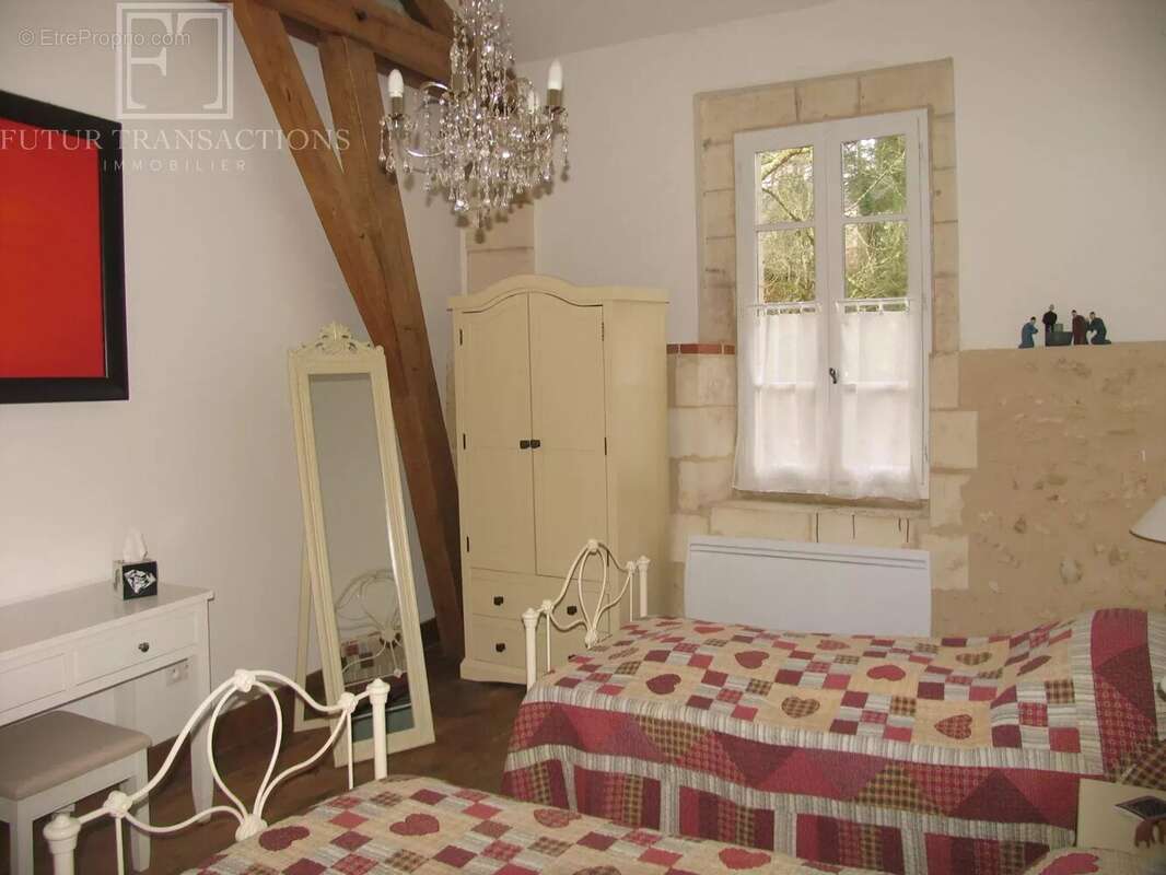 Maison à BOURDEILLES