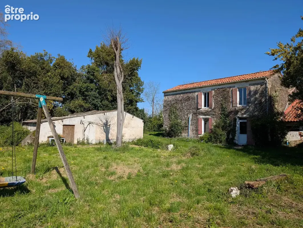 Jolie maison de village en pierre avec grand jardin  et dépendances - photo 16