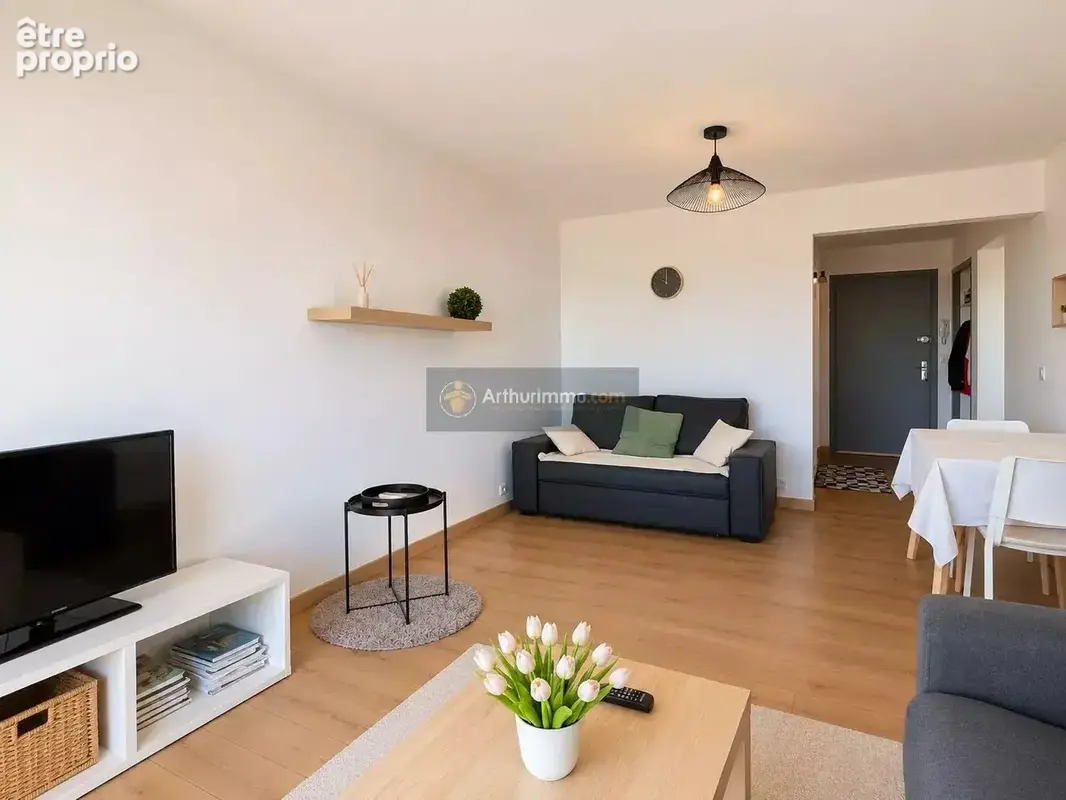 2 pieces en dernier etage frejus base nature - photo 2