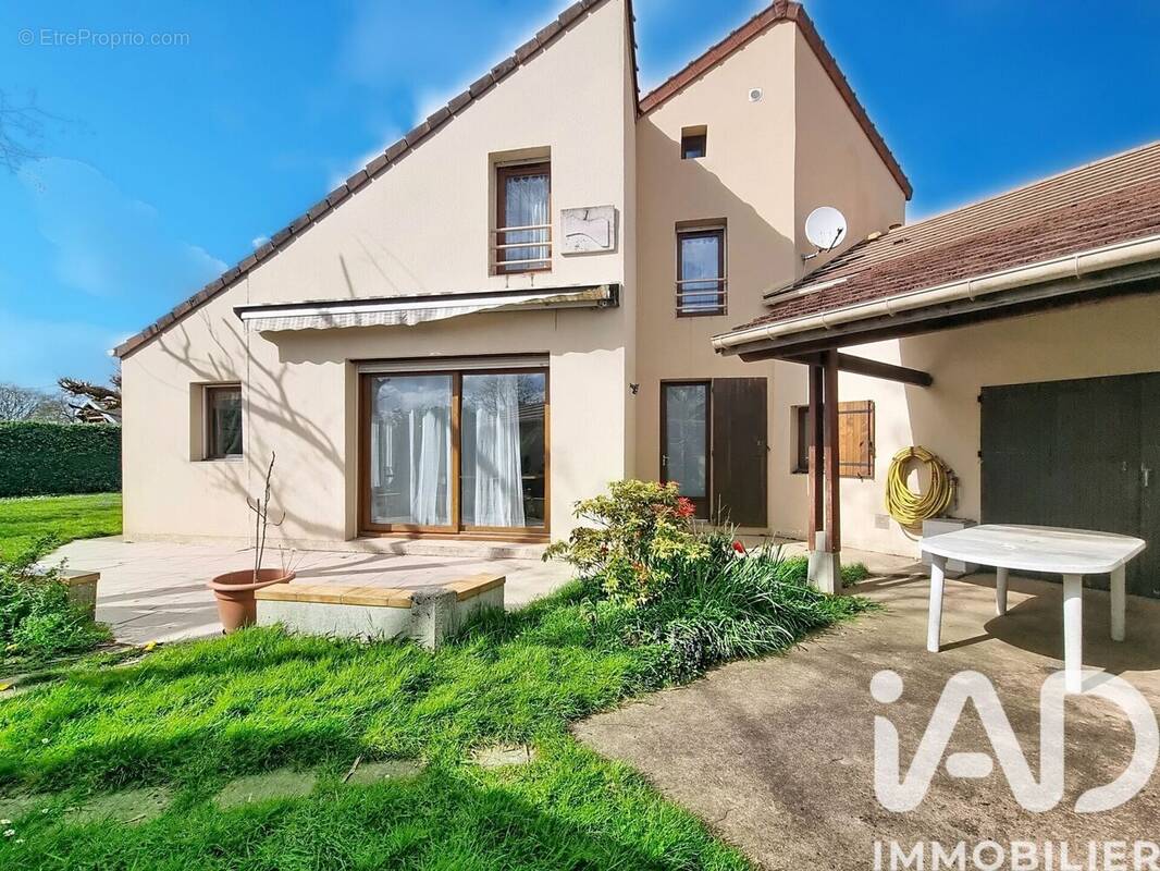 Photo 1 - Maison à COMBS-LA-VILLE