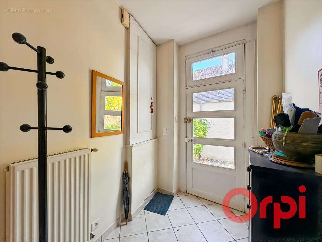 Maison à DUN-SUR-AURON