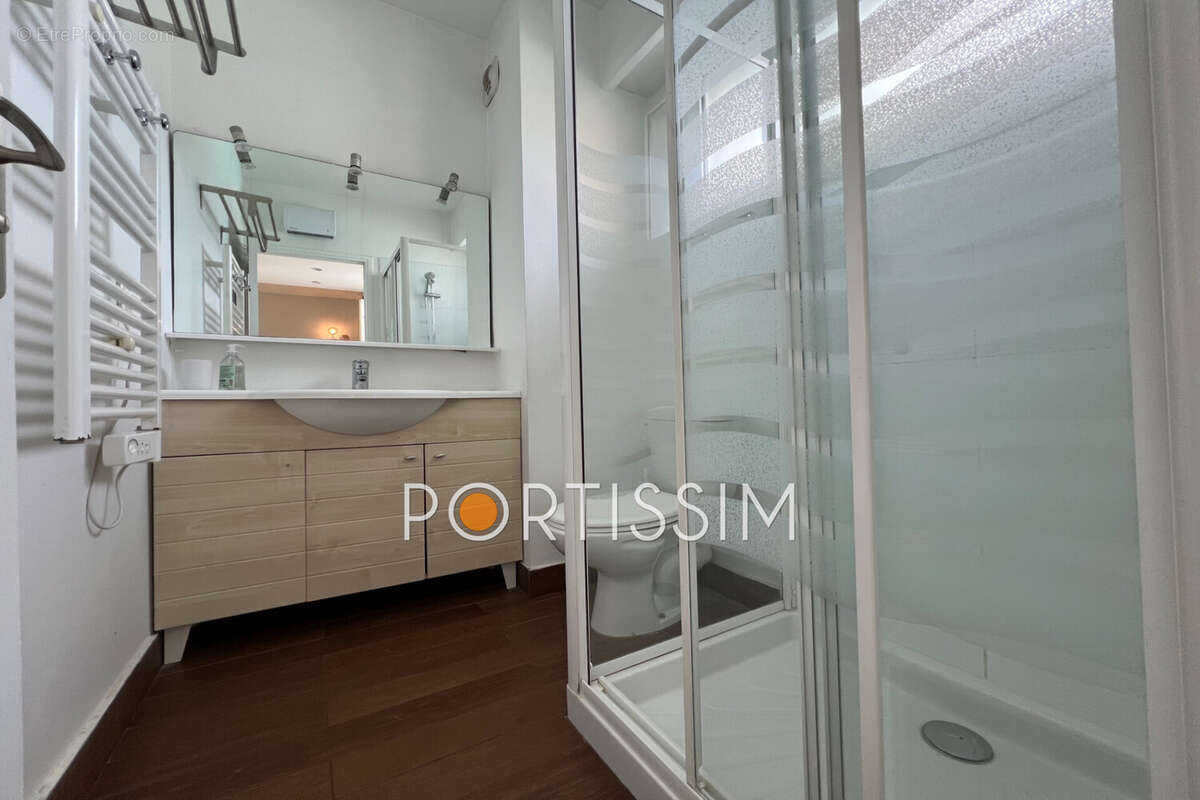 Appartement à SAINT-LAURENT-DU-VAR