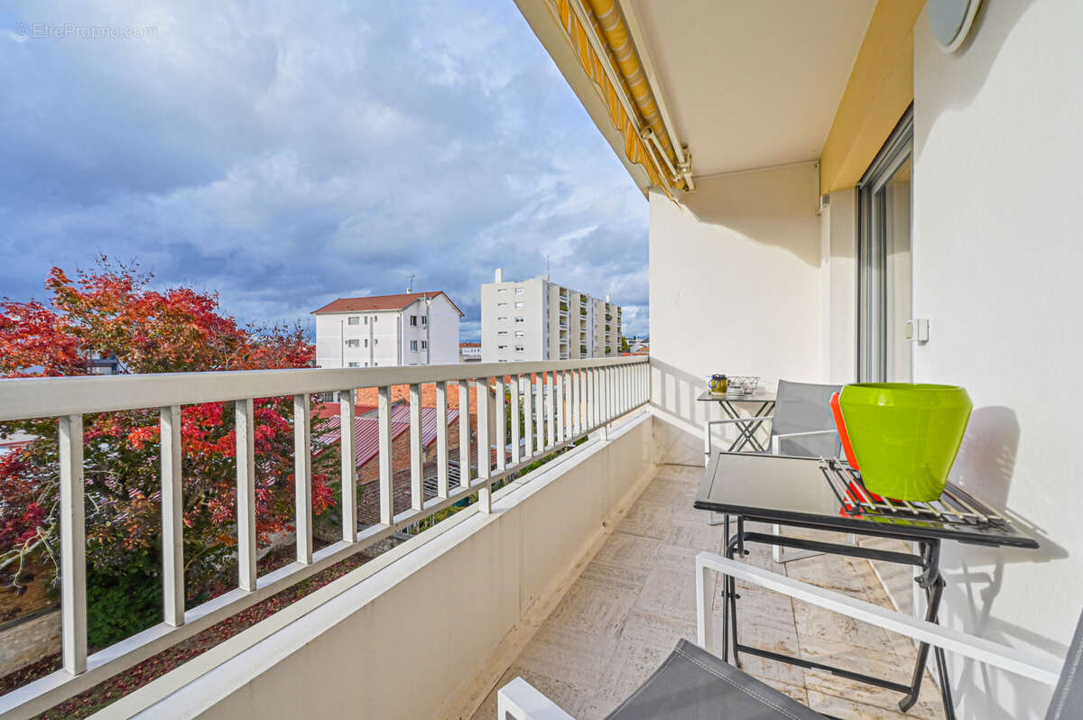 Appartement à SAINT-MAUR-DES-FOSSES