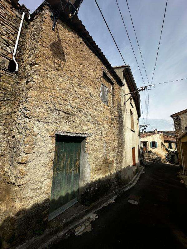 Maison à COUSTAUSSA