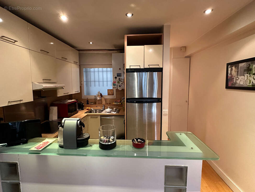 Appartement à PARIS-1E