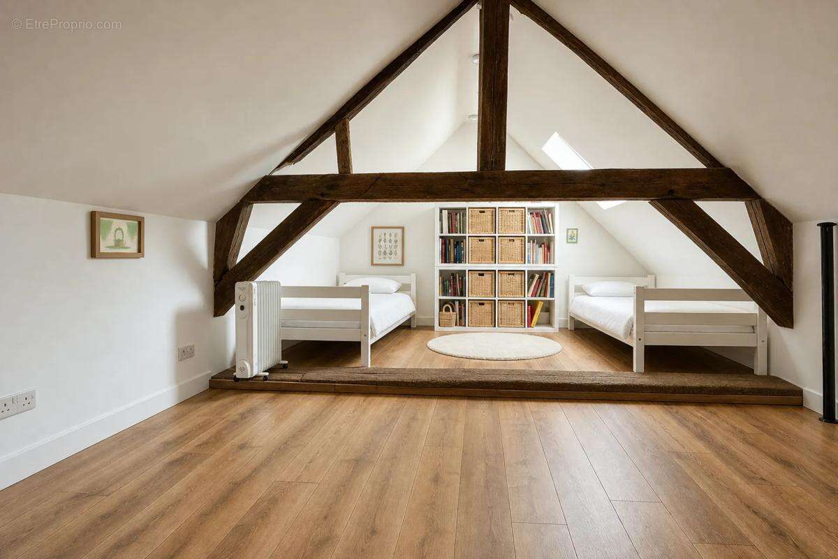 Maison 190 m² rénovée avec goût – DPE C – Jardin & dépendances - photo 16
