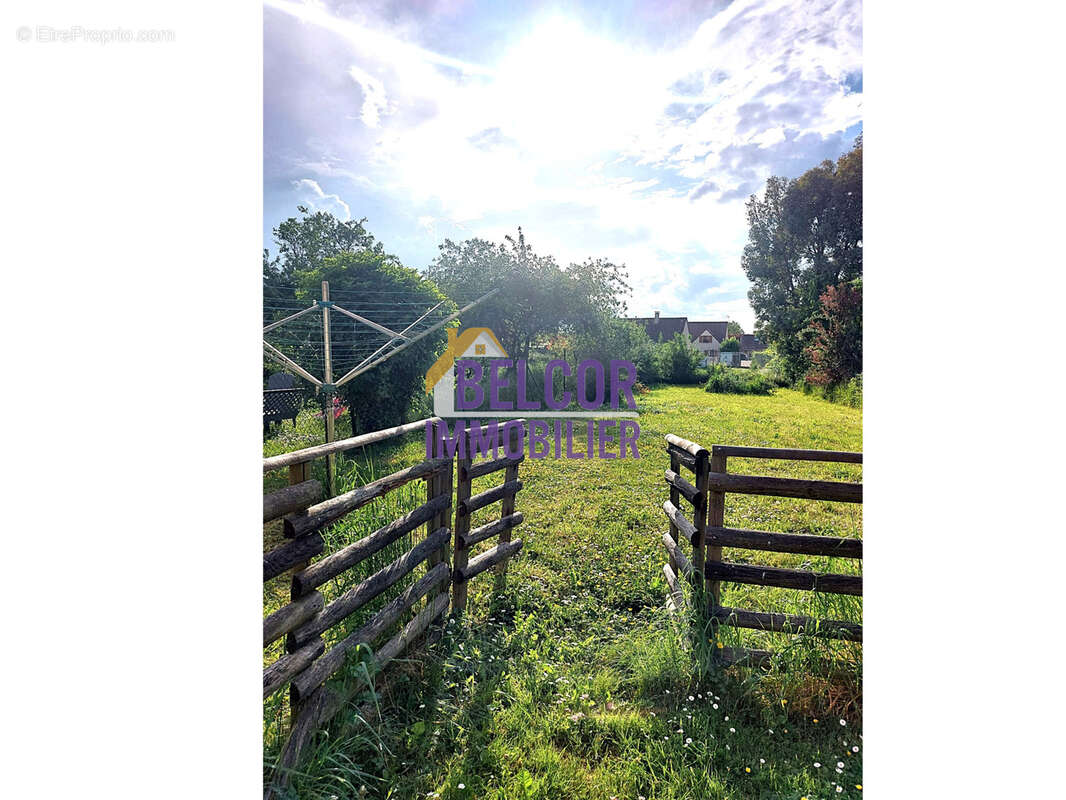 Maison à MANCHECOURT