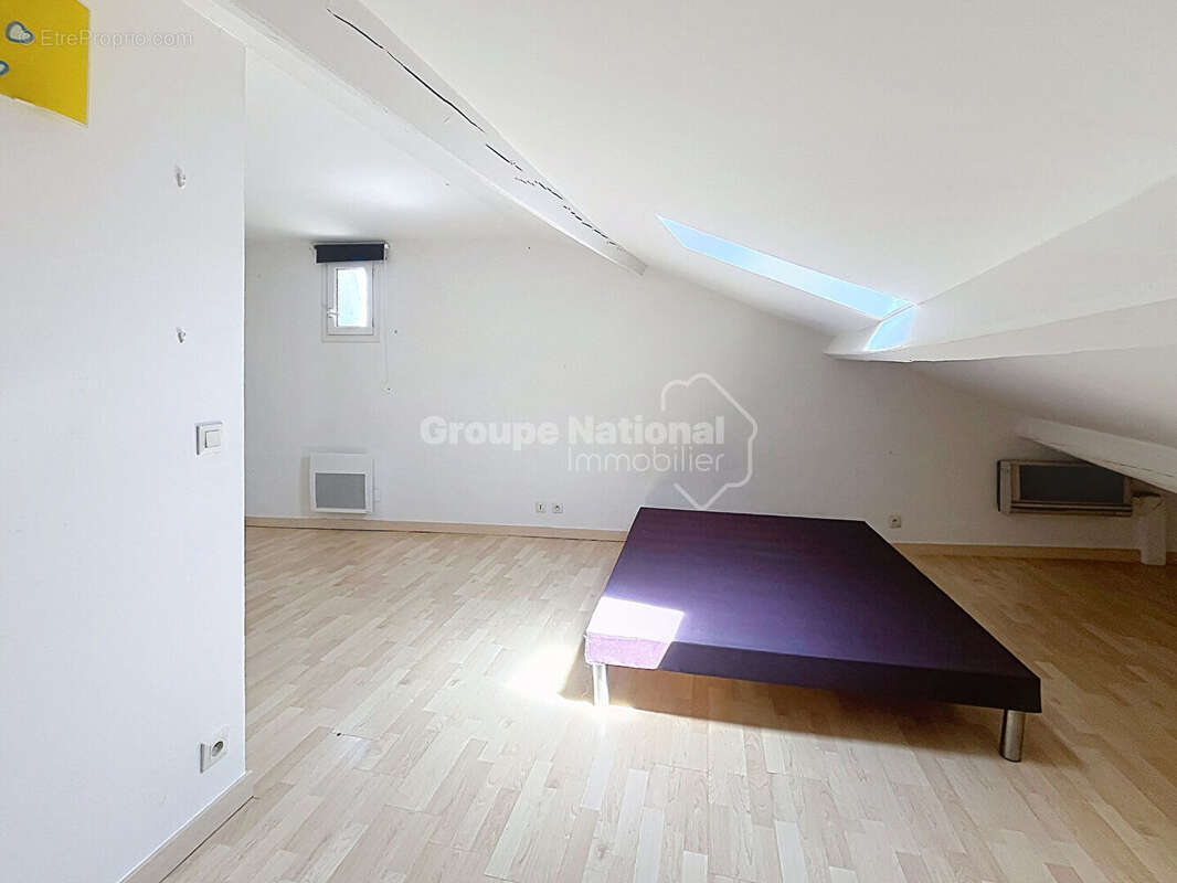 Appartement à SAINTE-CECILE-LES-VIGNES