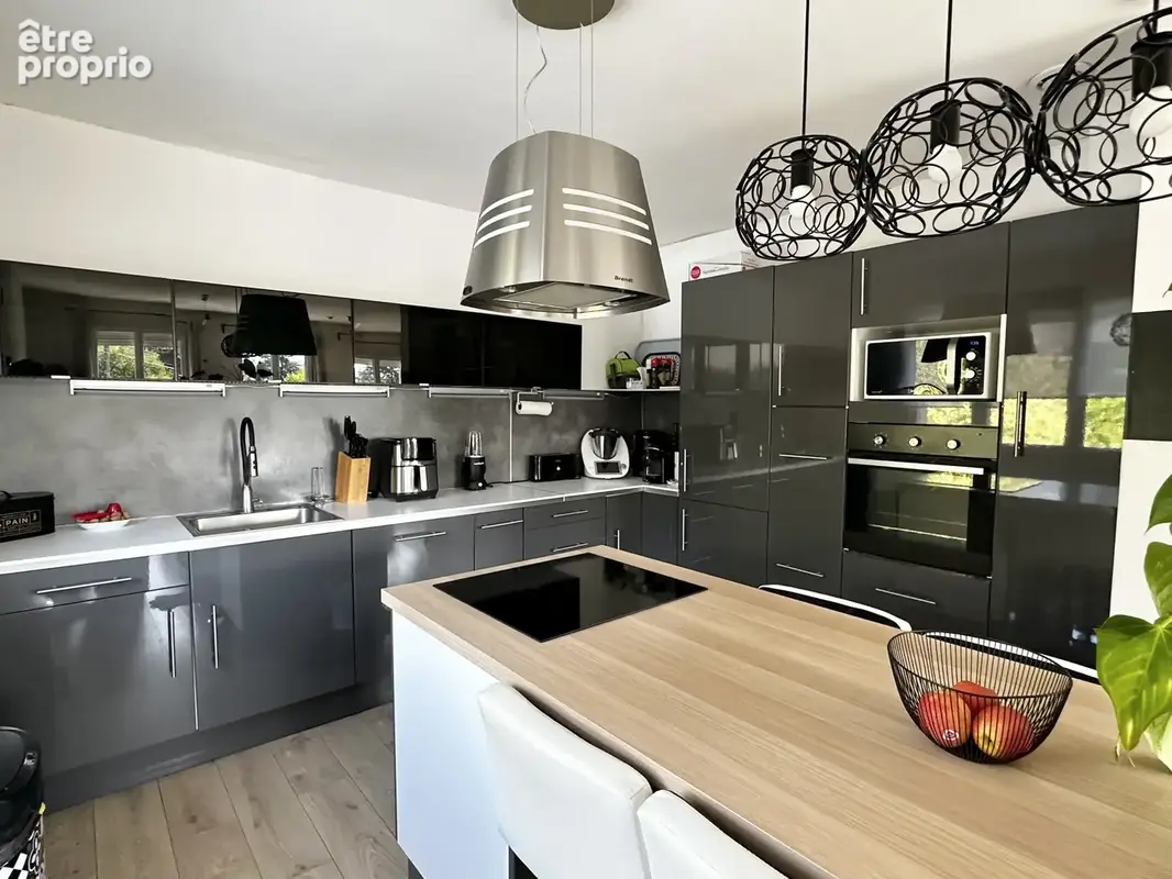 Exclu st-genis-les-ollieres maison renovee avec piscine - photo 4