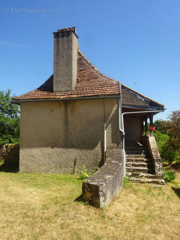 Cahors au nord Maison en pierre avec dépendances - photo 19