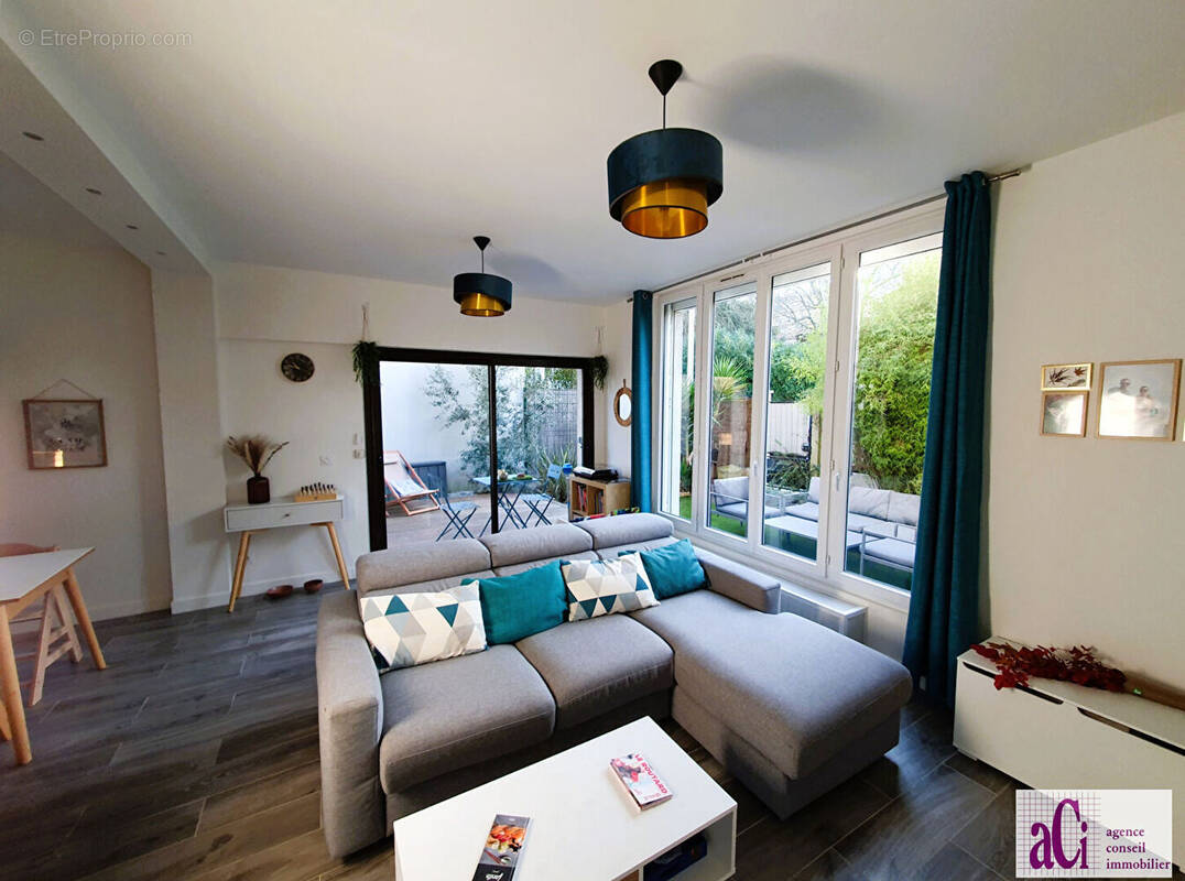 Appartement à L'HAY-LES-ROSES