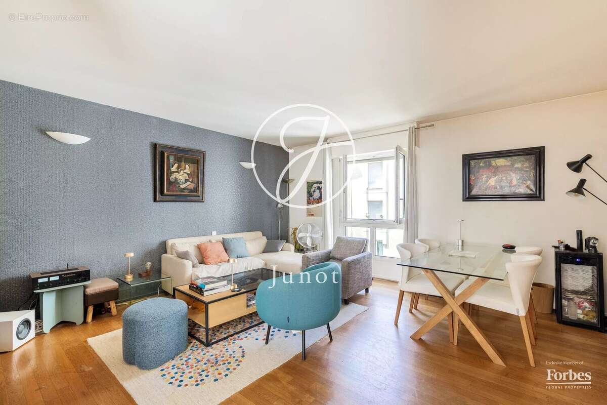 Appartement à PARIS-3E