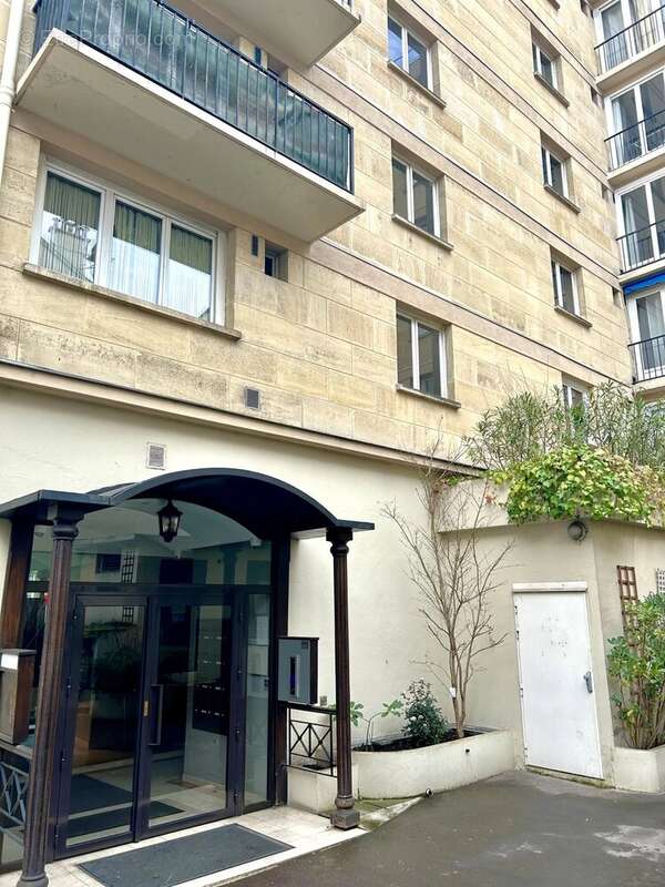 Appartement à LEVALLOIS-PERRET