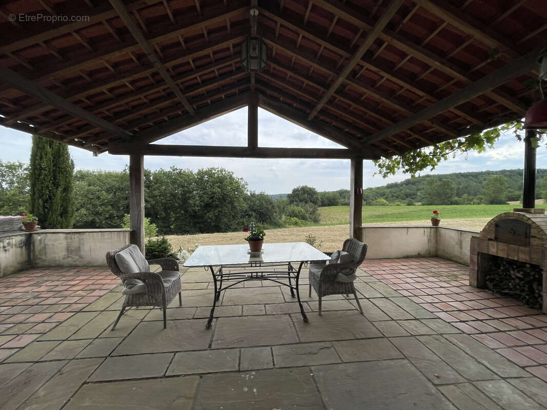 Maison Restaurée avec Goût, Gîte Indépendant, Piscine et Vue sur les Montagnes - photo 11