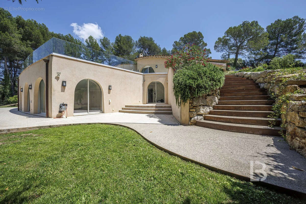 Maison à MOUANS-SARTOUX