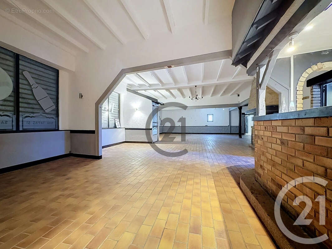 Maison 717 m² à Courcy  - photo 5