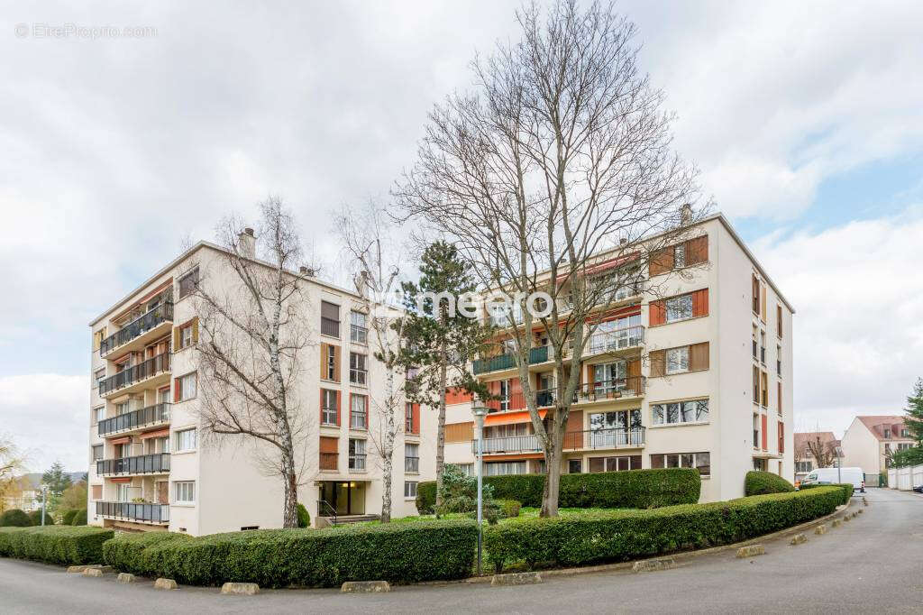 Appartement à MENNECY