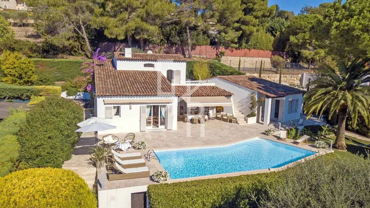 Achat / Vente villa Mougins vue village - photo 2