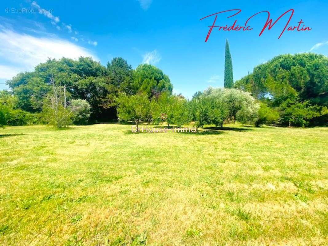 Terrain à UZES