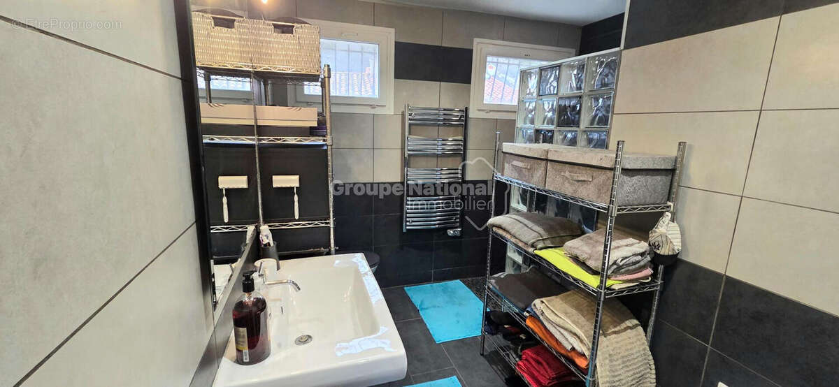 Appartement à LE ROVE