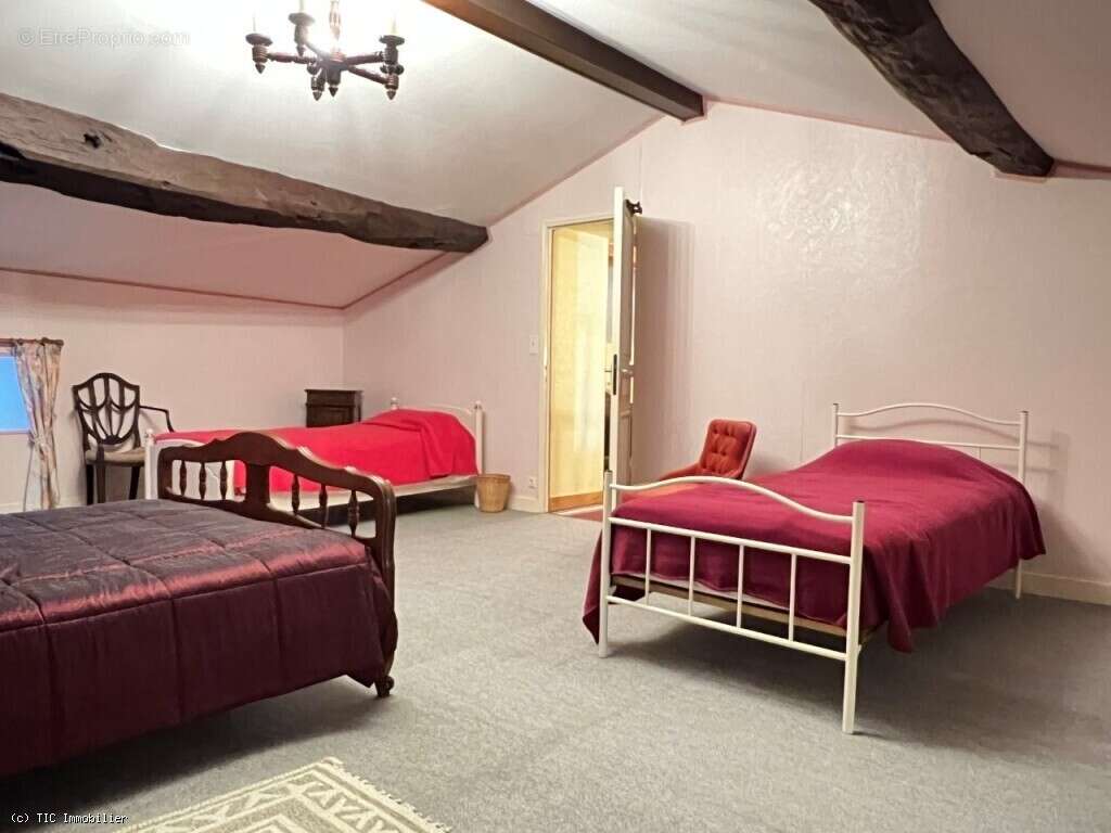 Maison à CHEF-BOUTONNE