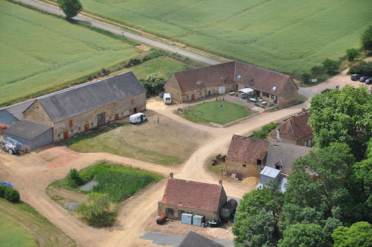 Maison à SAINT-HILAIRE-DE-GONDILLY
