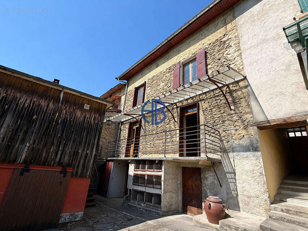 Maison à LES EPARRES