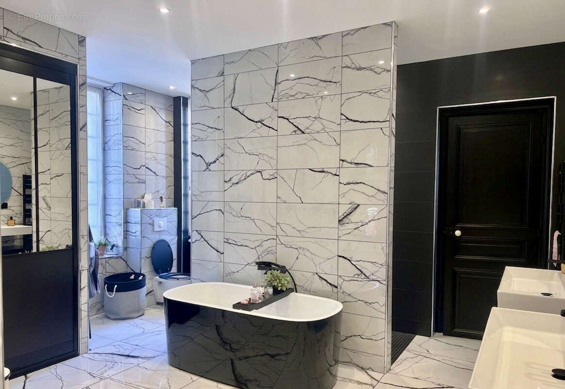 Maison à VARENNES-VAUZELLES