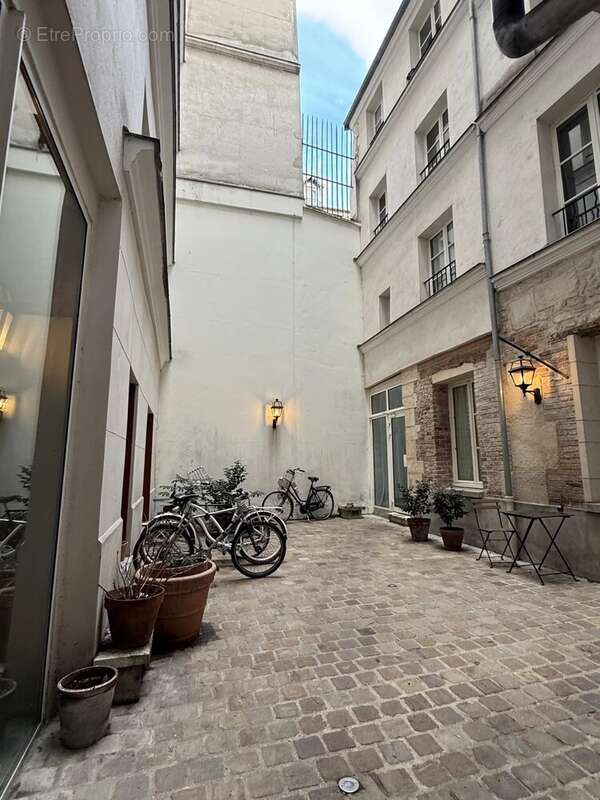 Appartement à PARIS-2E